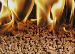 pellets quemandose al fuego